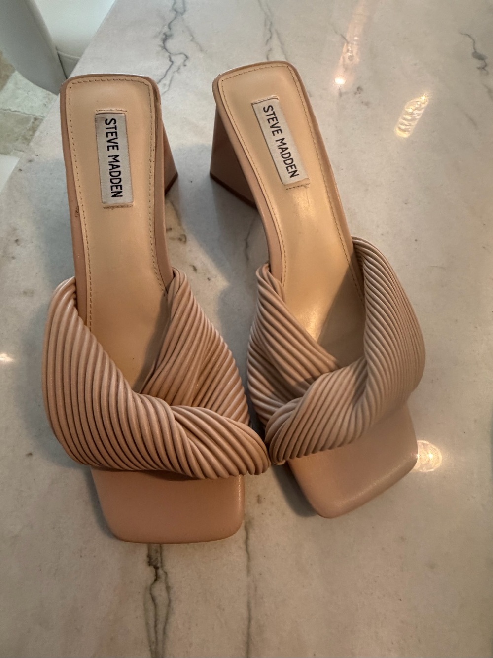 Steve Madden Blush Twist Strap Block Heel Sandals Size 9.5
